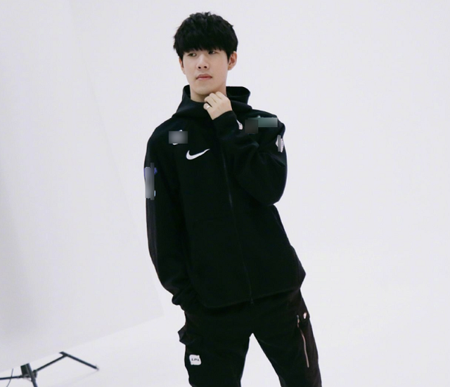 LPL第一赛段最数据：369拿下最高场均对位经济差，Elk最高分均补刀