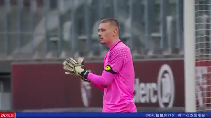 媒体人：阿奇姆彭很职业、不惹事，配得上在中超挣得每一分钱（媒体人：阿奇姆彭敬业不惹事，在中超拿到的每一分钱都名副其实）